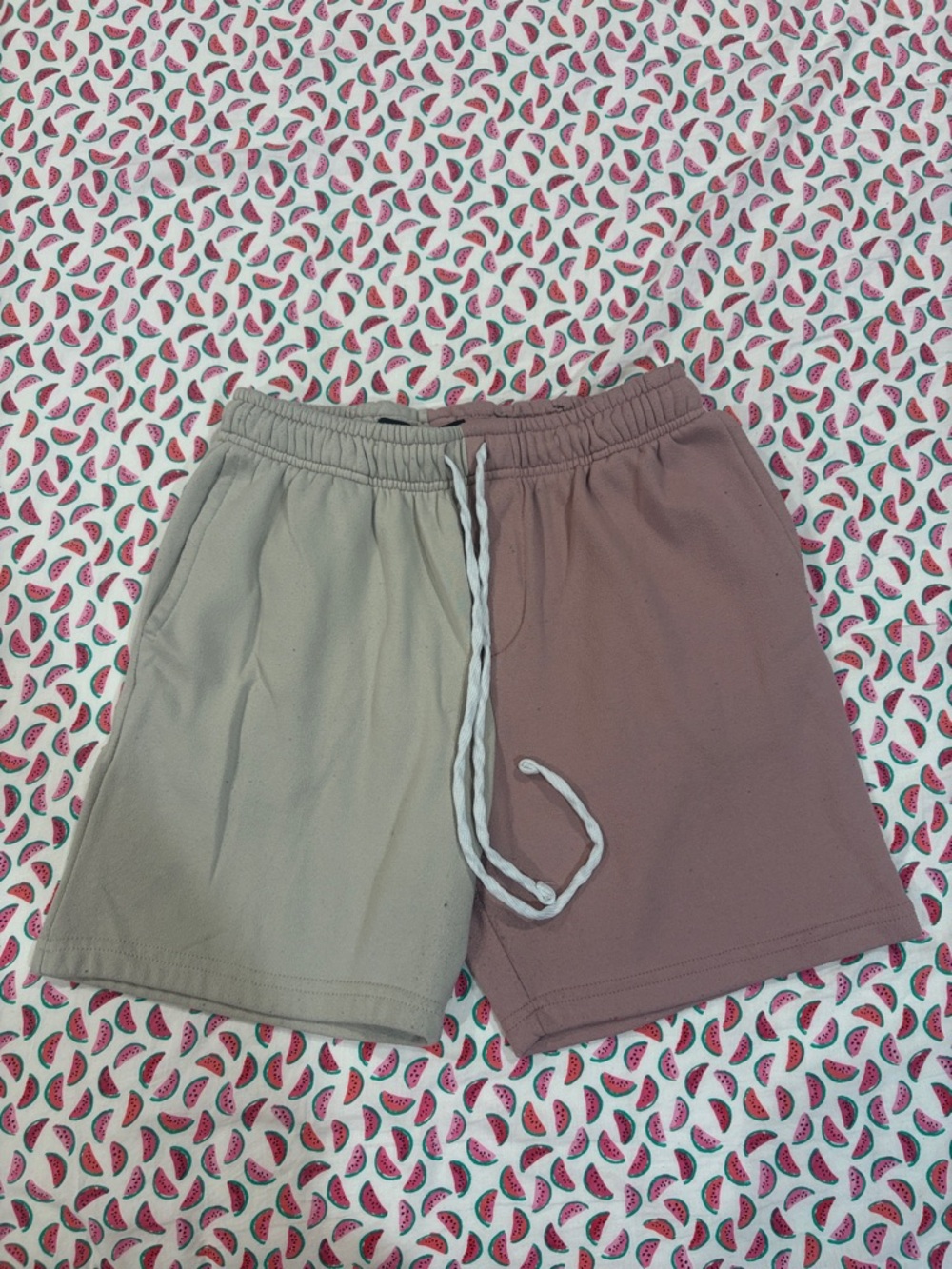 Brooklyn Cloth Two-Tone Drawstring Athletic Shorts in Beige & Mauve
